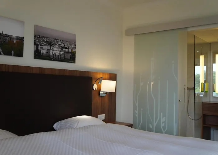 Carathotel Park מלון *